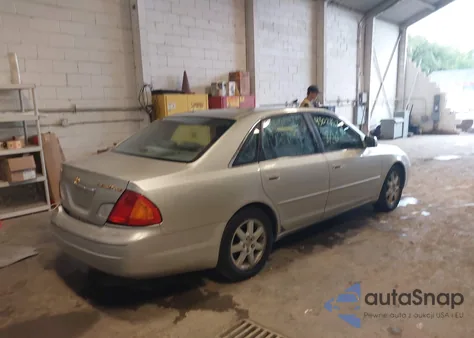 2000 Toyota Avalon Xls z USA, uszkodzony, nr VIN 4T1BF28B5YU039563